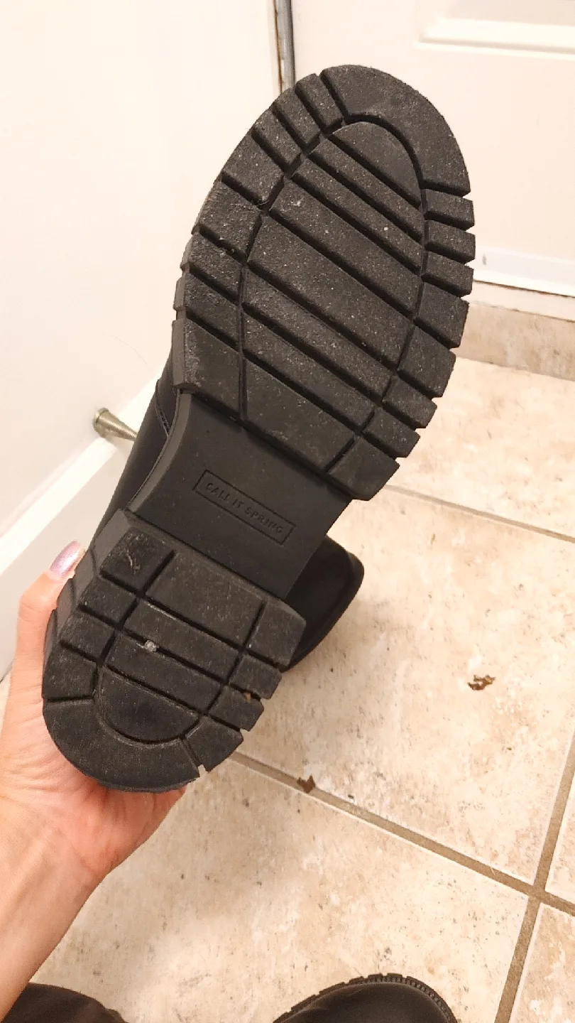 Women's Black Knee High Boots size 8.5 image indicator(5)