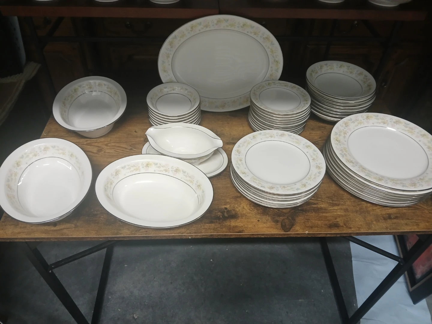 Noritake Ivory China Blossom Time Dinnerware Set - photo 3