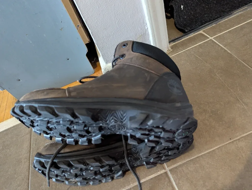 Timberland Brown Leather Boots - Size 10 image indicator(3)