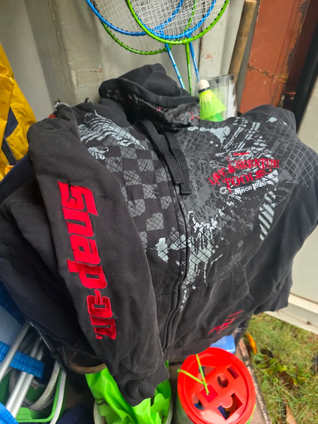 Snap on zip hoodie image indicator(2)