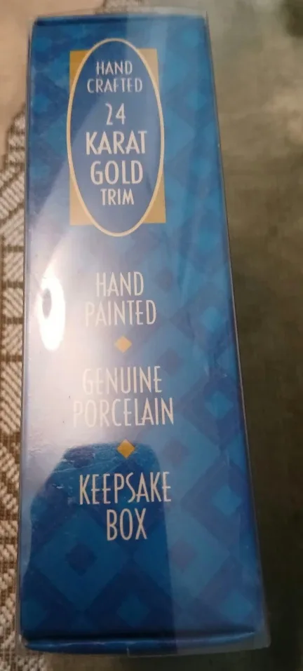 Porcelain Purse 24 Karat Gold Trim Keepsake Box image indicator(2)