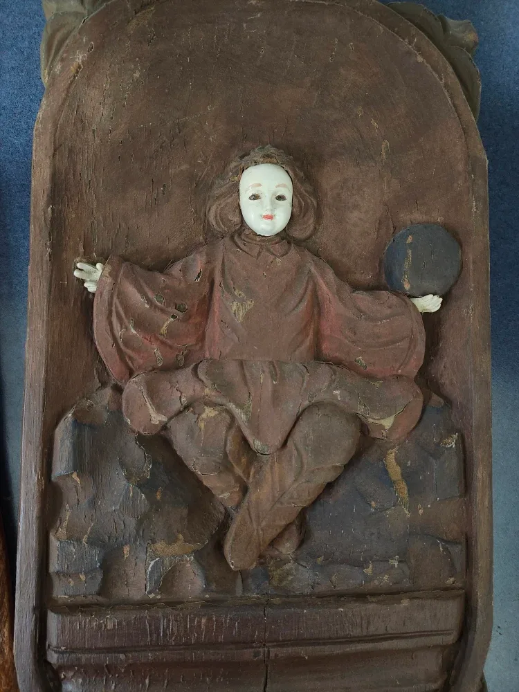 VINTAGE RELIGIOUS CARVED SOLID WOOD FRAME image indicator(8)