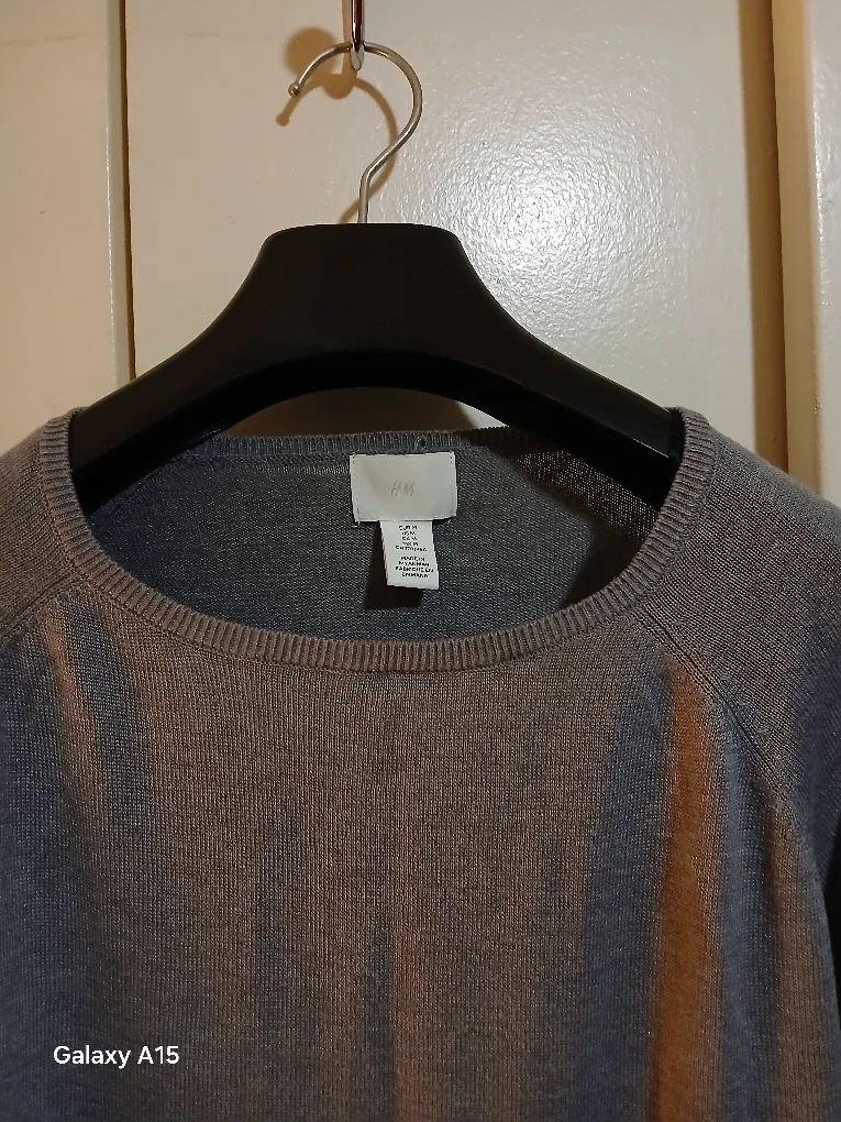H&M Grey Long Sleeve Sweater - Size M womens image indicator(2)