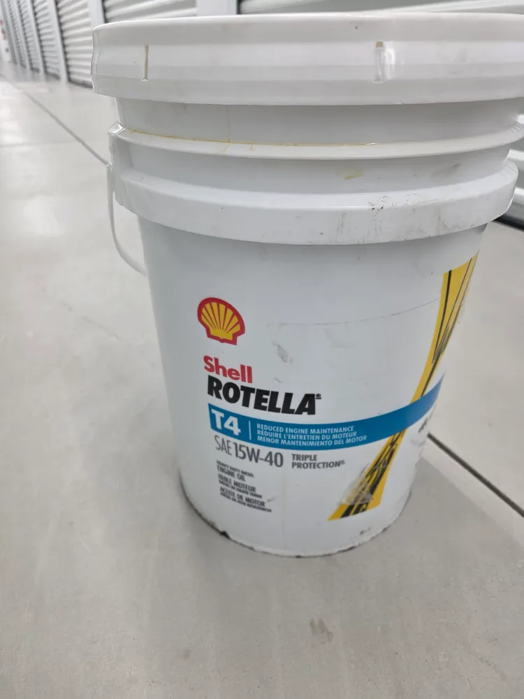 Shell Rotella T4 SAE 15W-40 Engine Oil pail