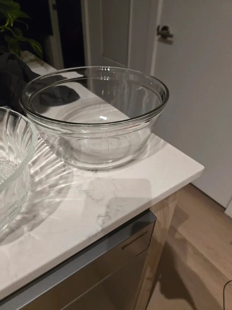 Glass mixing bowl