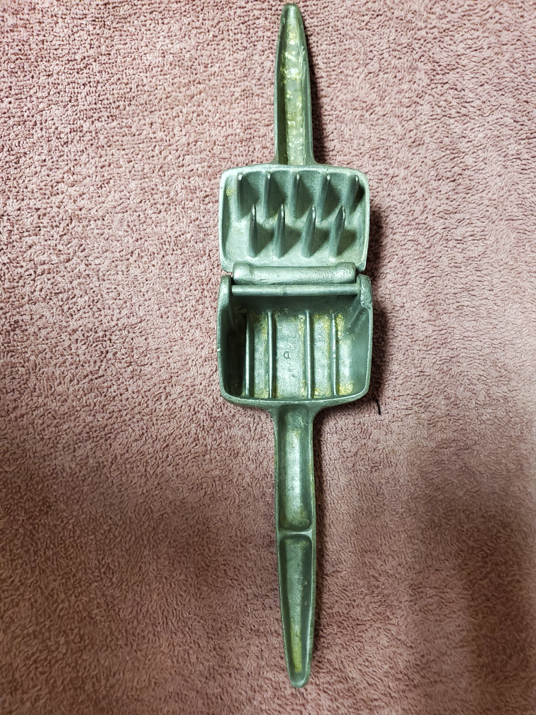 Vintage ice crusher