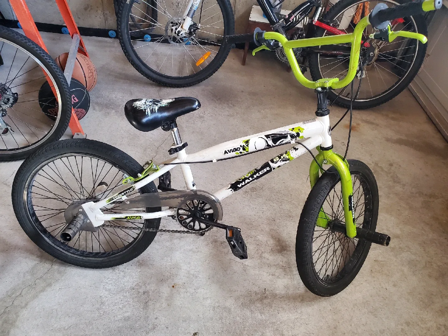 Avigo Walker BMX Bike - 20 inch wheels image indicator(2)