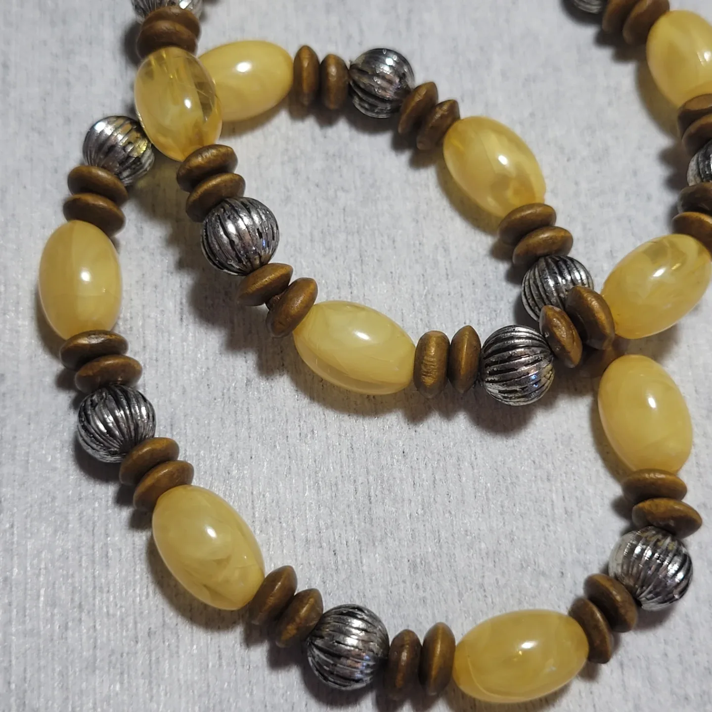 2 Fashion Bracelets Excellent Used Condition image indicator(2)