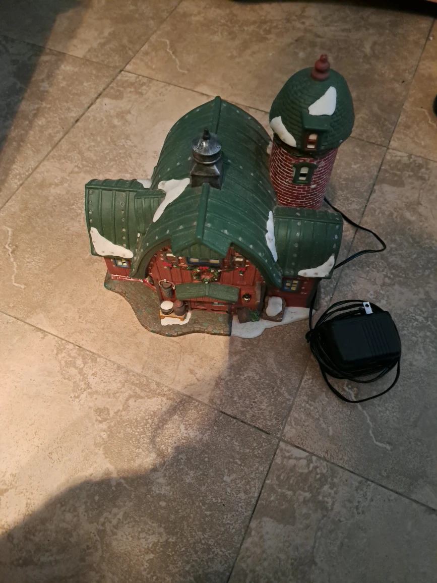 Illuminated Christmas Village Barn with Silo - photo 2