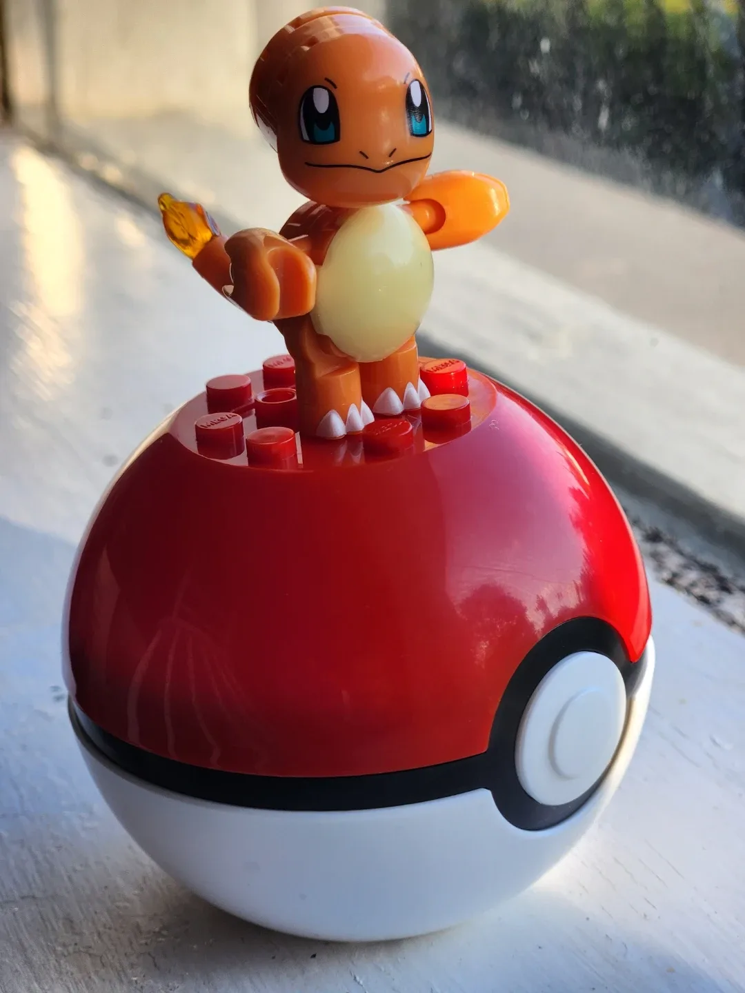 Mega Pokémon Building Sets - Poké Ball image indicator(5)