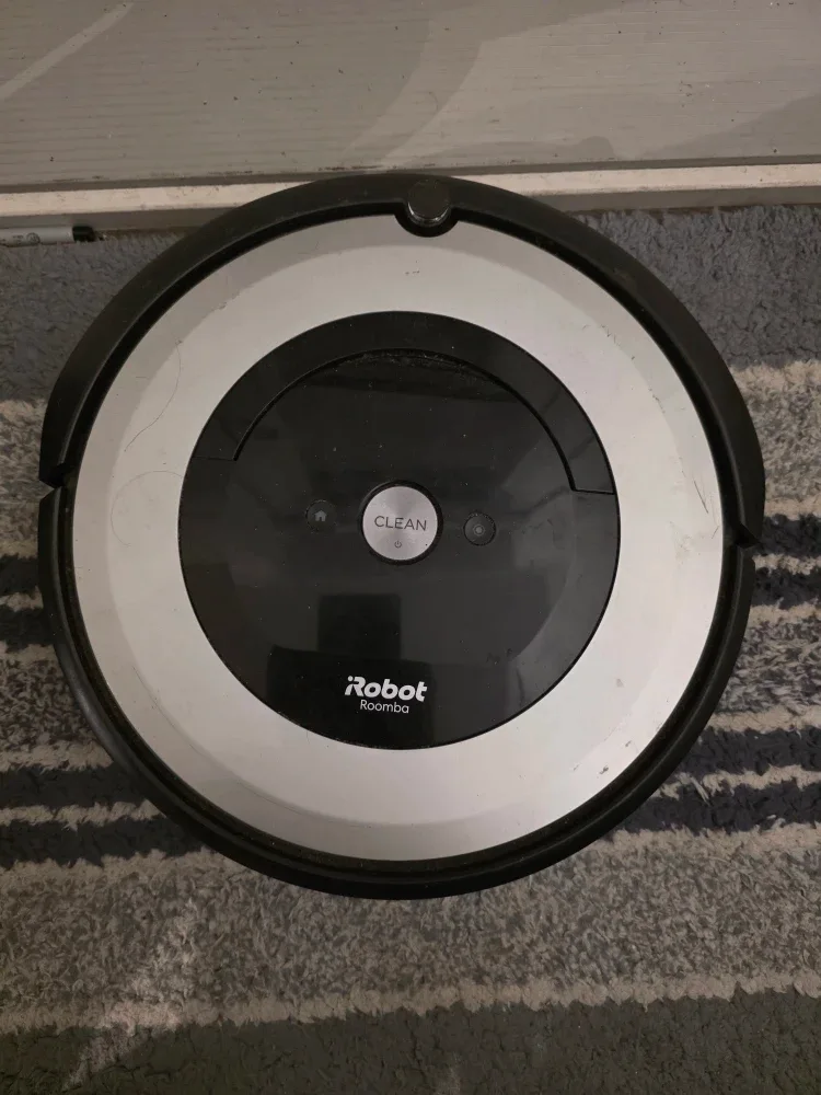 iRobot Roomba e5 Vacuum