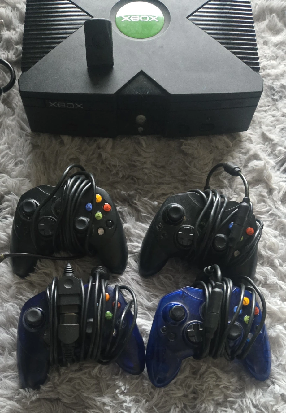 Original Xbox Console with 4 Controllers 30000 games - photo 3