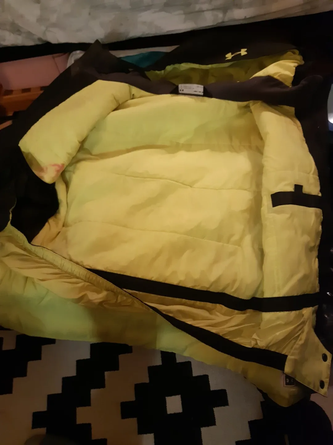 Under Armour Youth Jacket - Size YMD/JM/M 🥕 image indicator(3)