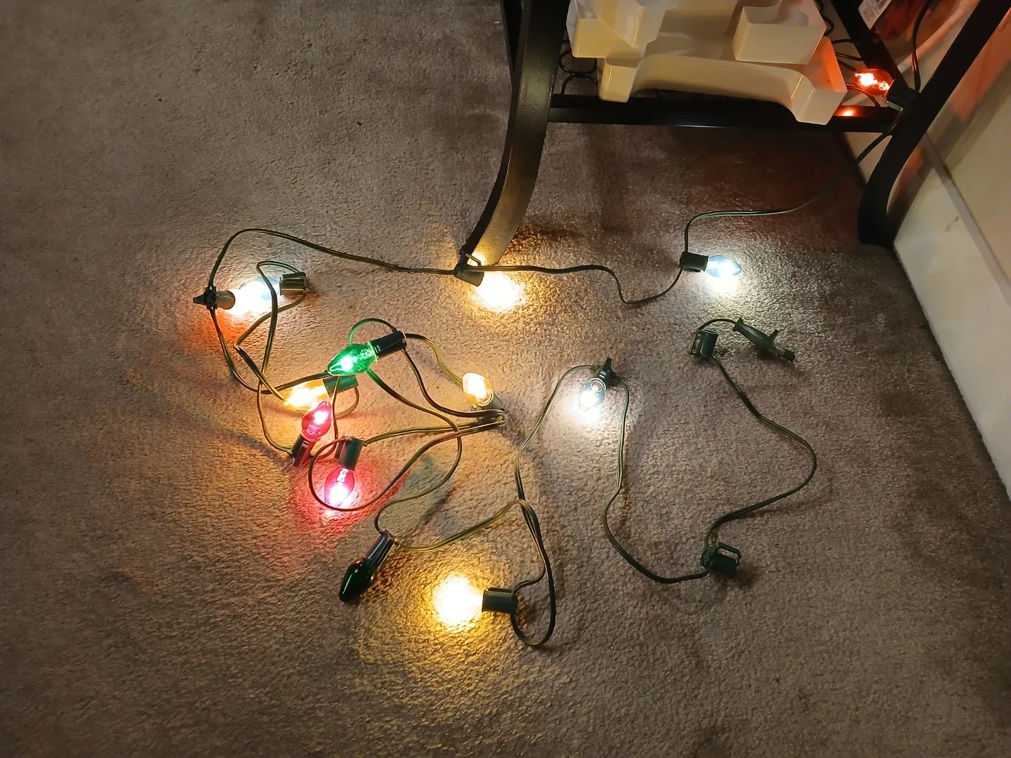 Huge Christmas bundle - Christmas tree + lights + decorations! image indicator(4)