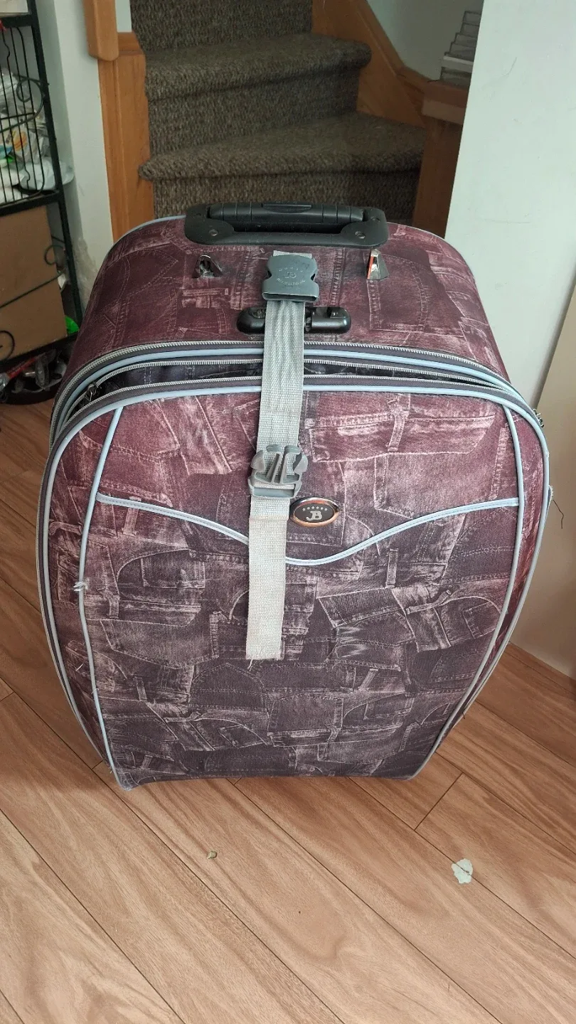 Rolling Suitcase (54cm x 80cm x 35cm) 🥕 thumbnail