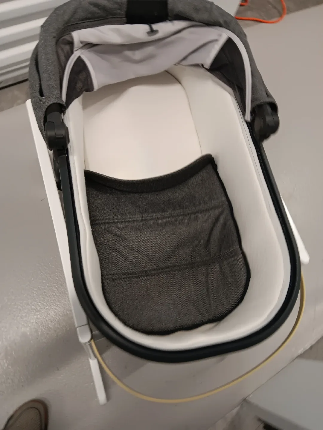 UPPAbaby Bassinet + Stand - Grey image indicator(2)