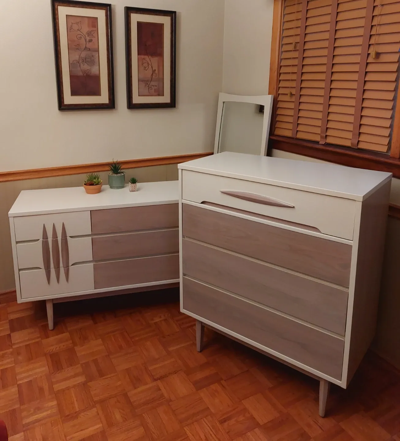 MCM Dresser Set image indicator(7)