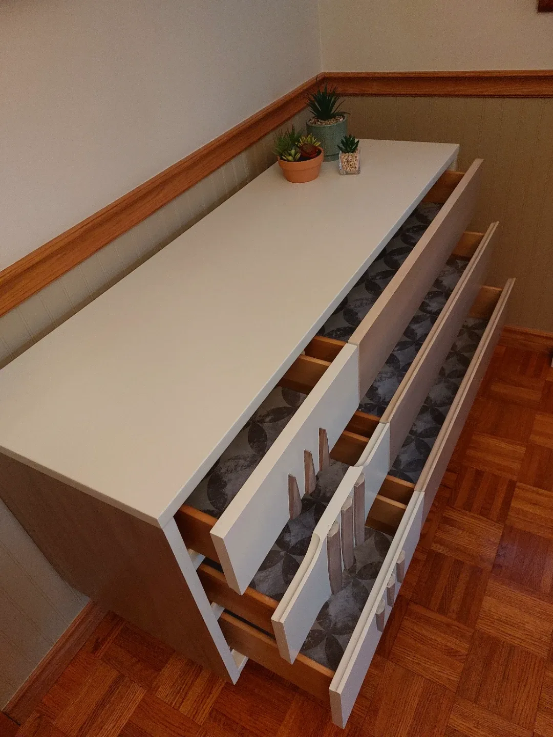 MCM Dresser Set image indicator(9)