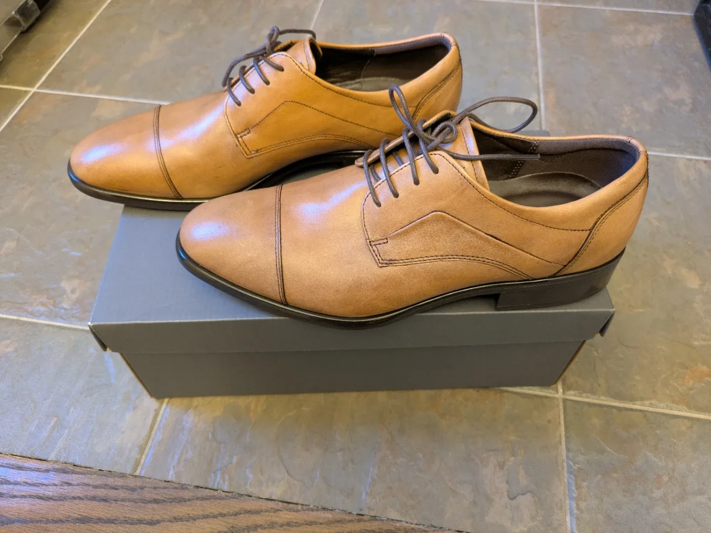 Ecco Tray Tec Dress Shoes, Size 12 image indicator(4)