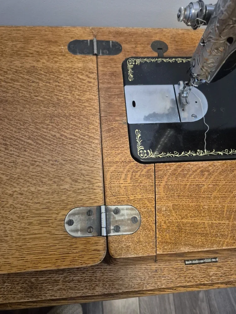 Antique 'Comrie' Treadle Sewing Machine image indicator(8)