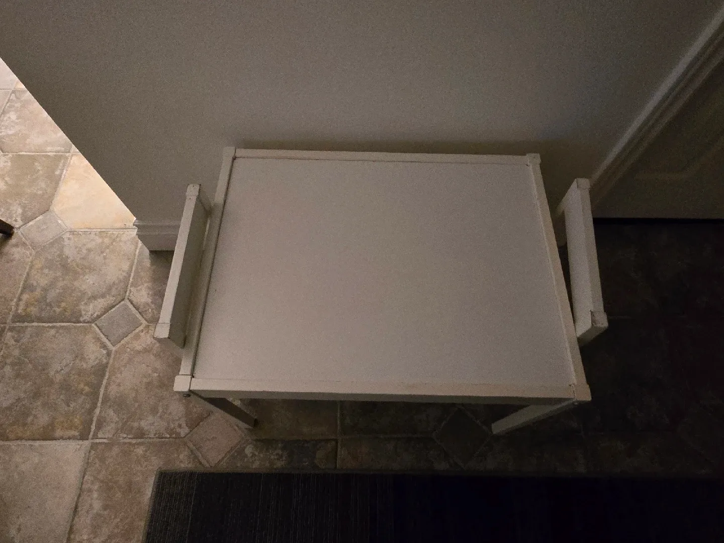 Children's Table with 2 Chairs - White image indicator(2)