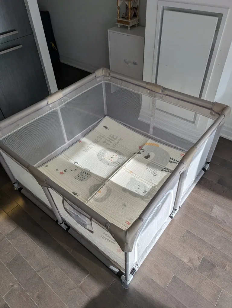 Playpen with Foam Mat image indicator(2)