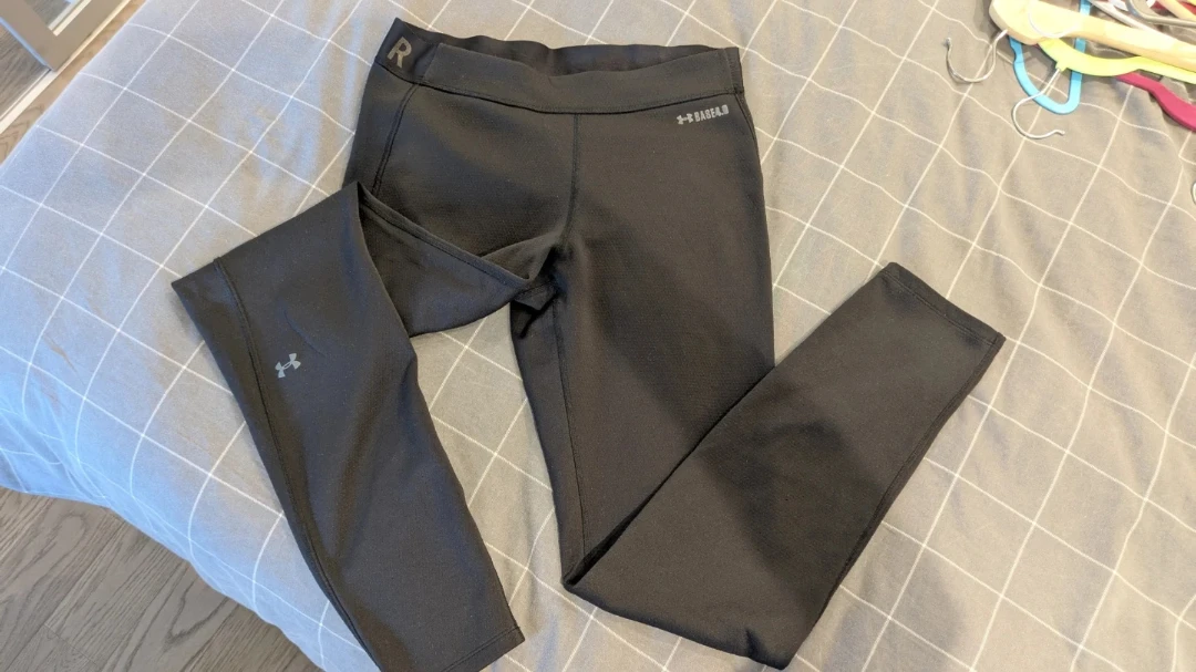 Under Armour Base 4.0 Leggings - Size Medium