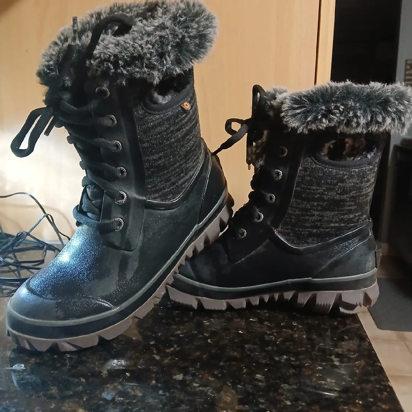 Bogs Arcata Knit Black Winter Boots image indicator(5)