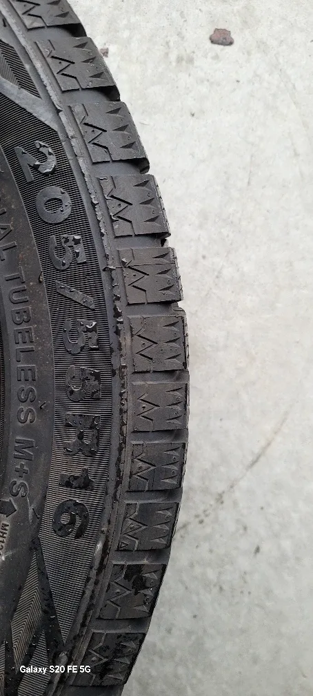 205/65R16 Winter Tires image indicator(4)