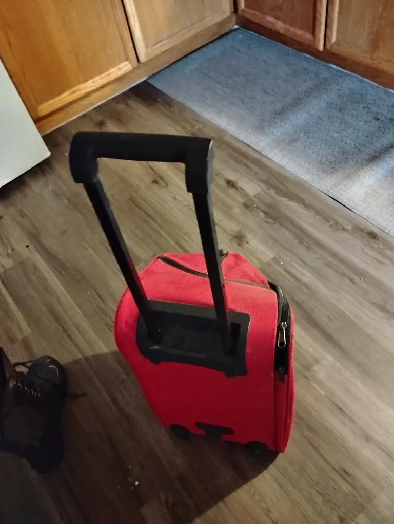 Red Rolling tool bag image indicator(2)