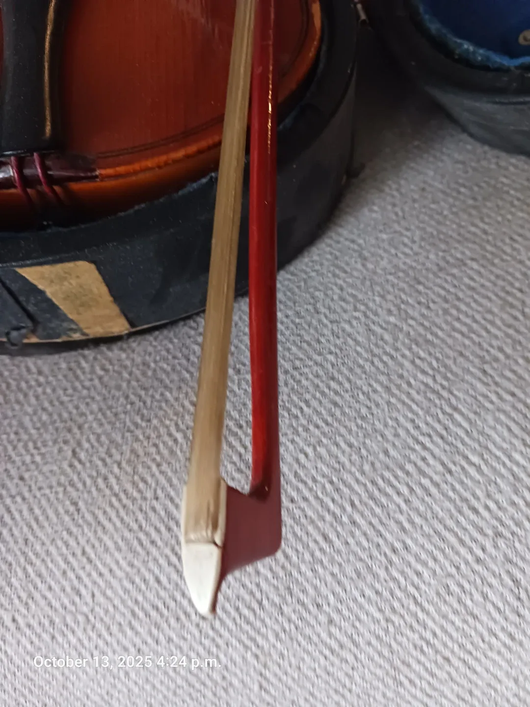 Violin with Case and Bow image indicator(5)