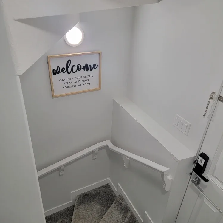 1 Bed 1 Bath - House image indicator(9)