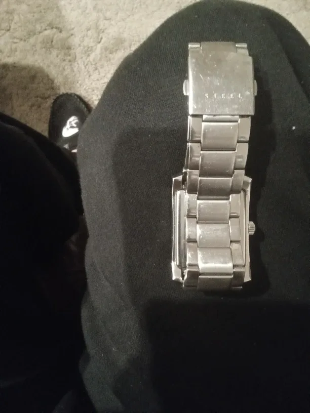 Guess Steel Watch image indicator(2)