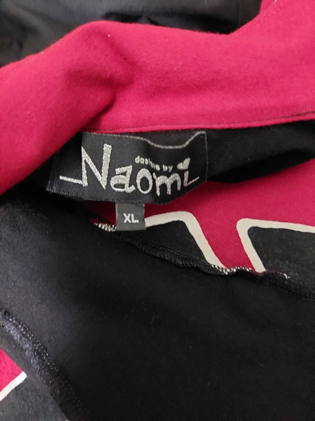 Naomi Design XL Black/Red Rayon Blend Jacket image indicator(4)