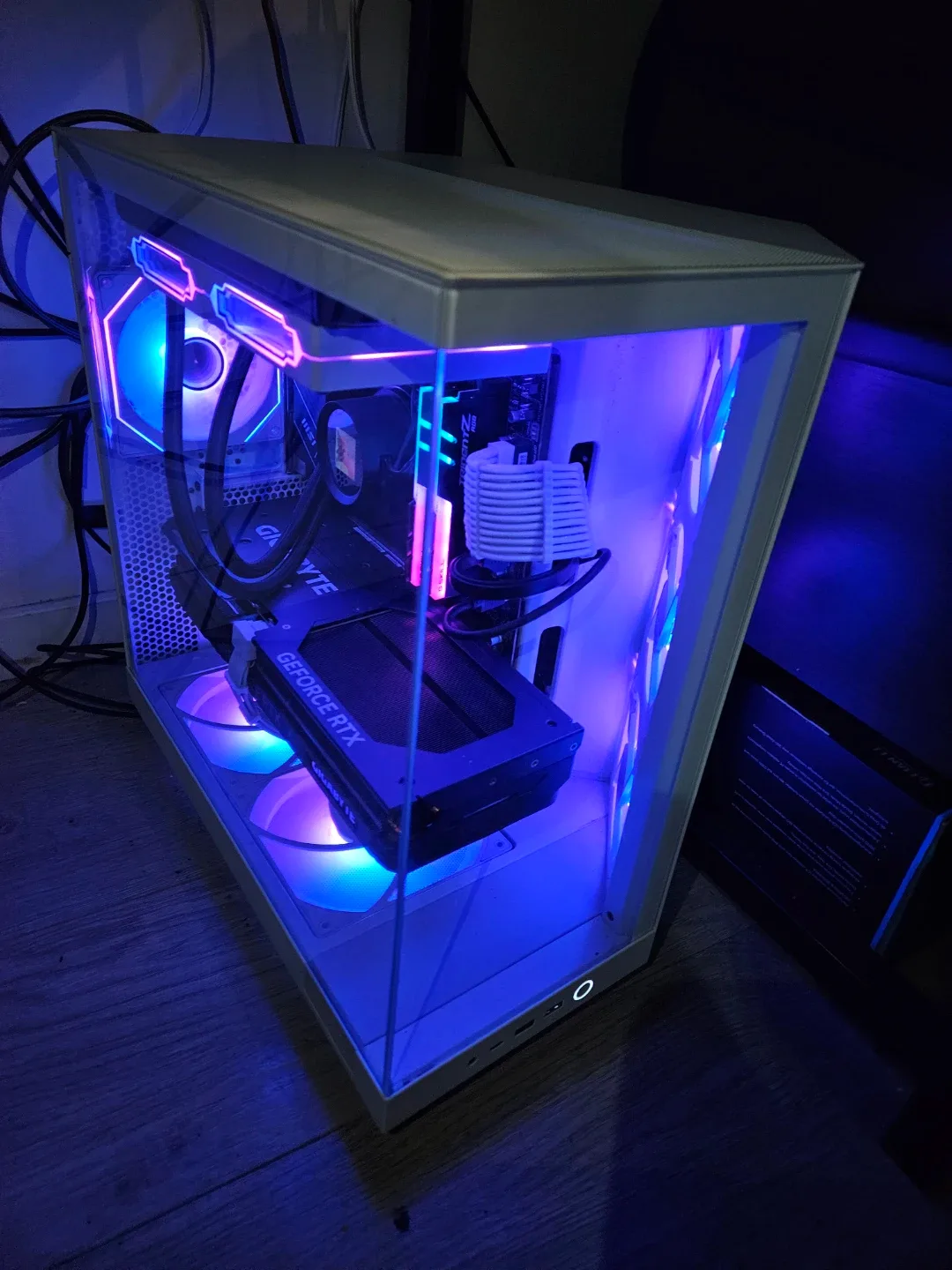 Custom White PC Build - 13600K 4070Ti