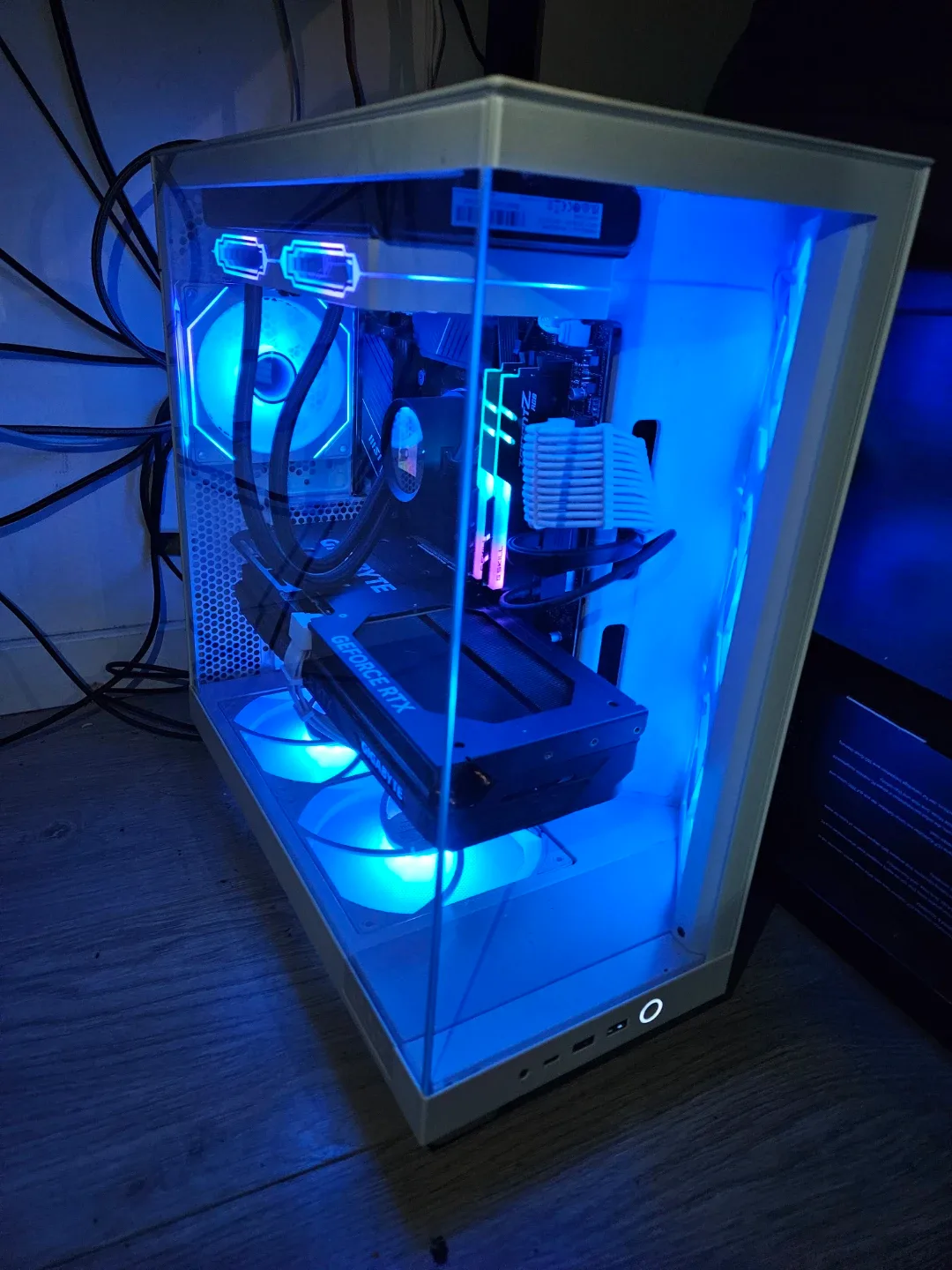 Custom White PC Build - 13600K 4070Ti image indicator(3)