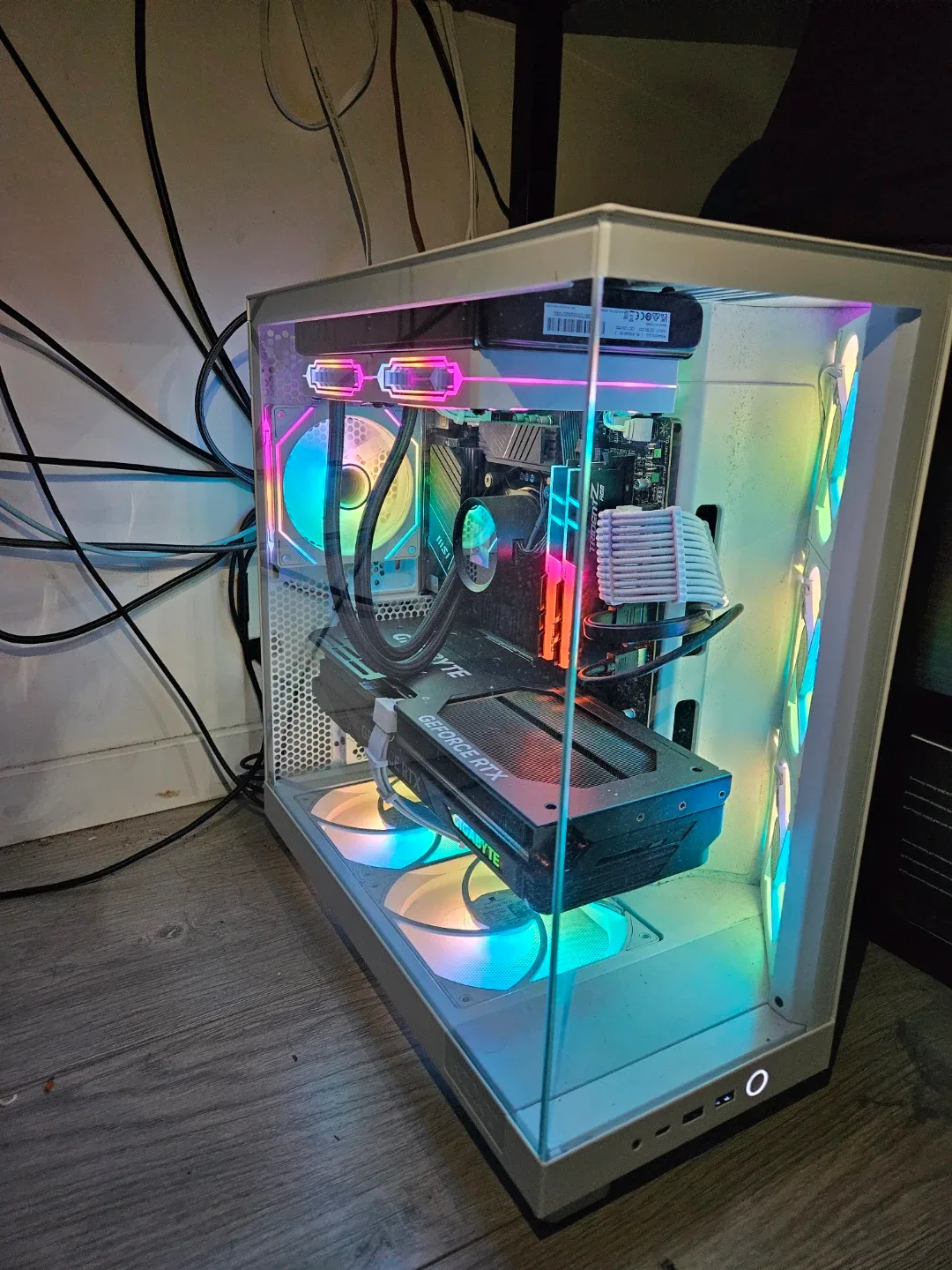 Custom White PC Build - 13600K 4070Ti image indicator(8)