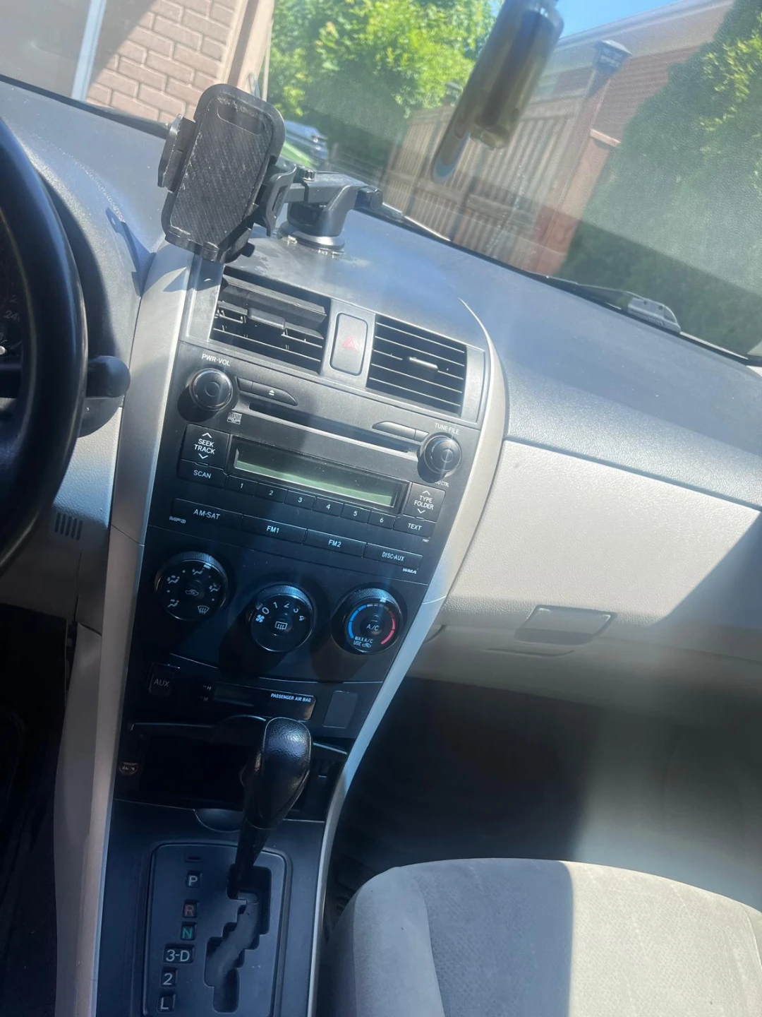 2011 Toyota Corolla - photo 2