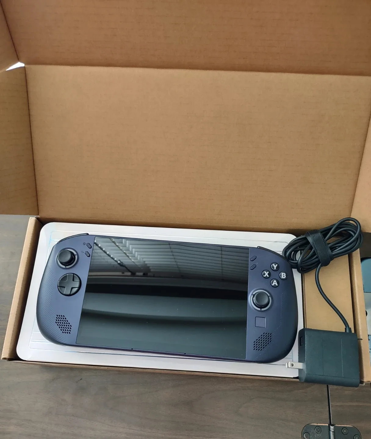 Lenovo Legion Go S SteamOS  Z1 Extreme Handheld Gaming Console image indicator(3)