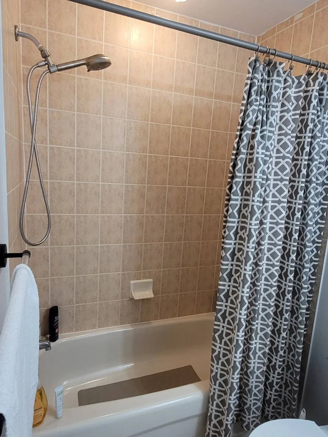 Private rooms for rent- Lisgar Peel image indicator(7)