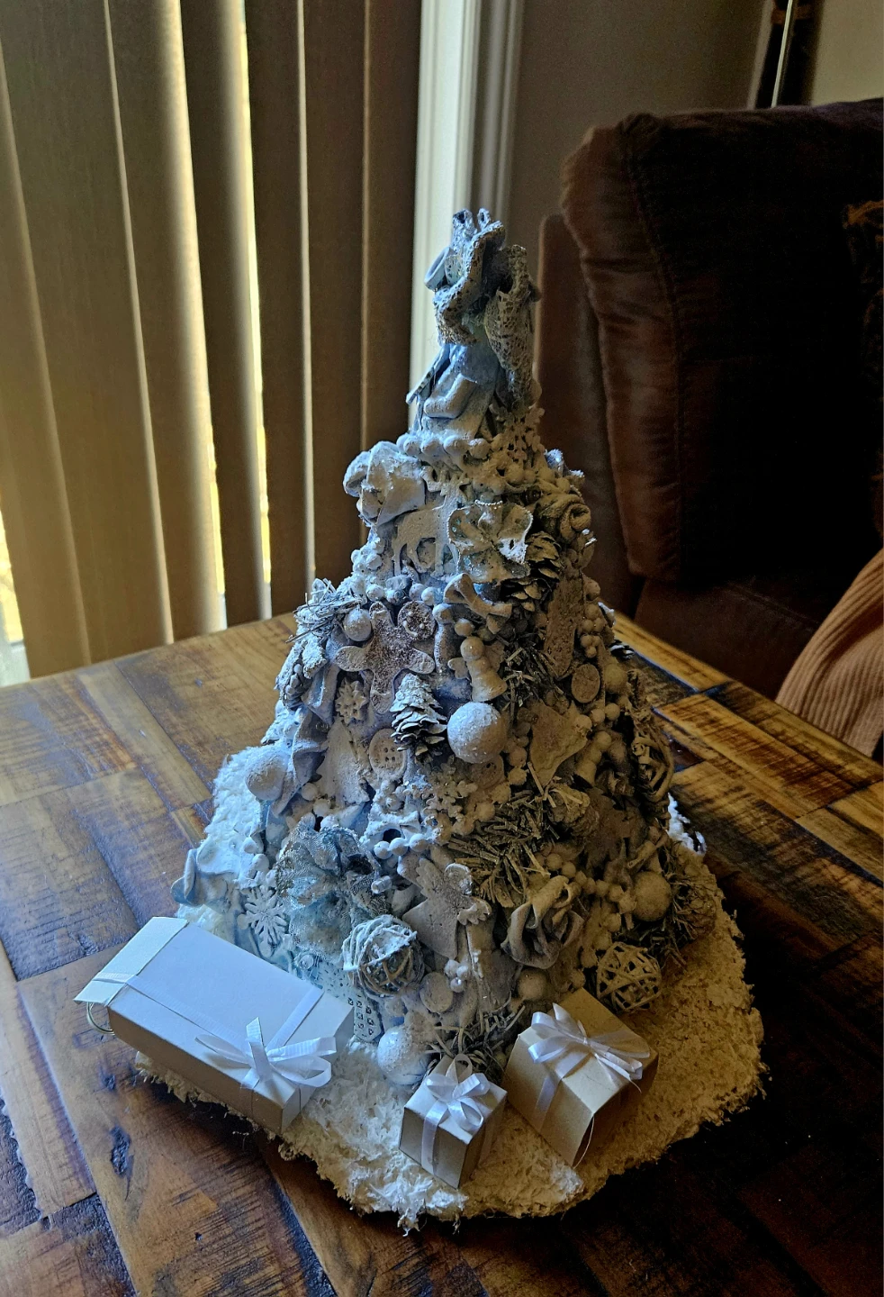Decorative Christmas Tree with Presents