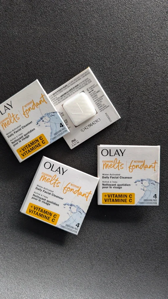 Olay Cleansing Melts Fondant Daily Facial Cleanser + Vitamin C