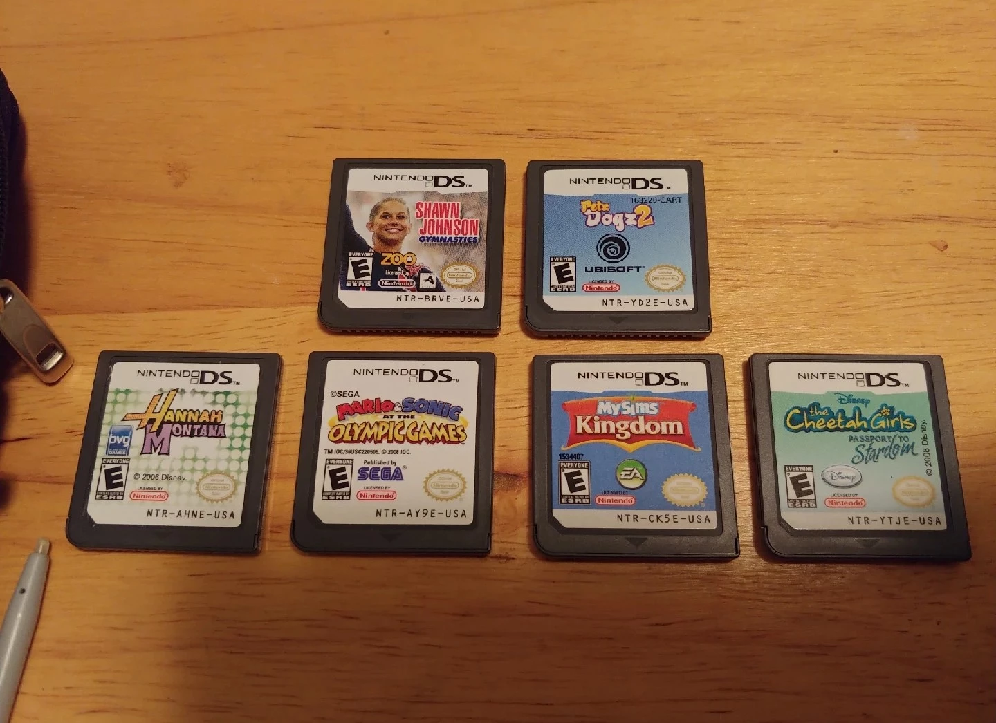 Nintendo DS Lite Silver with Games, Charger & Case - photo 5