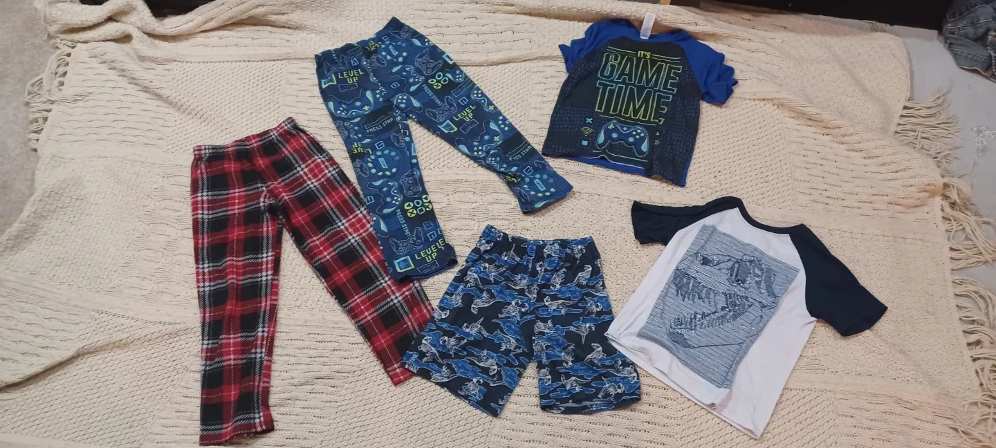 Boy's pajamas thumbnail