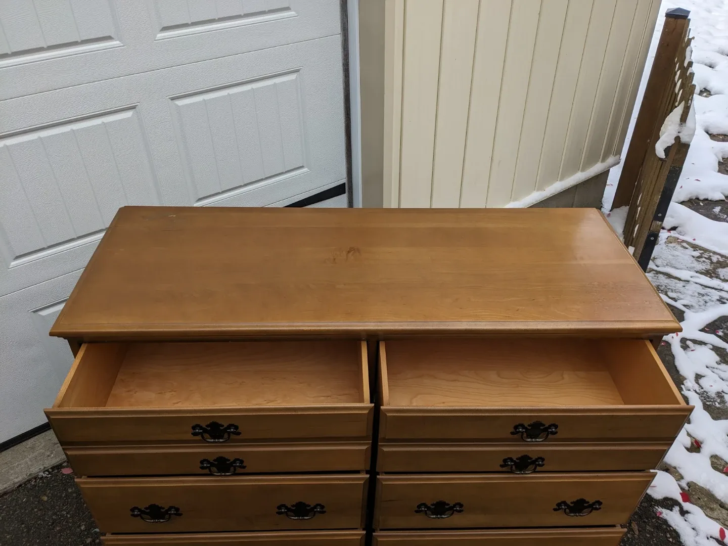 6 Drawer Dresser in Solid Maple image indicator(4)