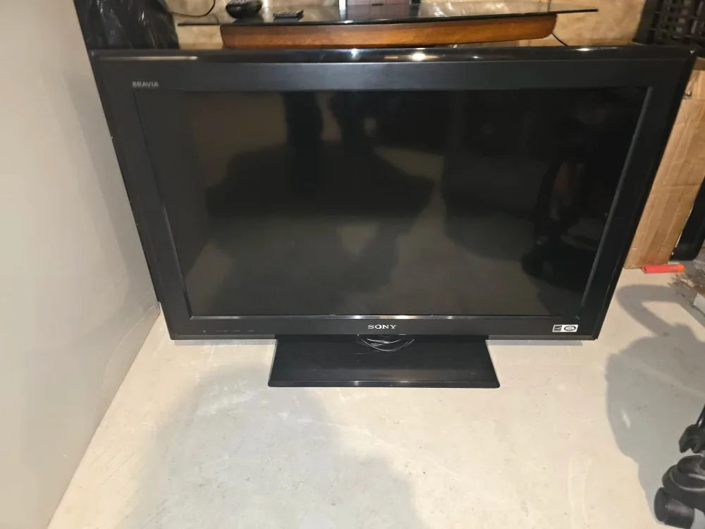 Sony Bravia LCD Digital Colour TV KDL-32L5000