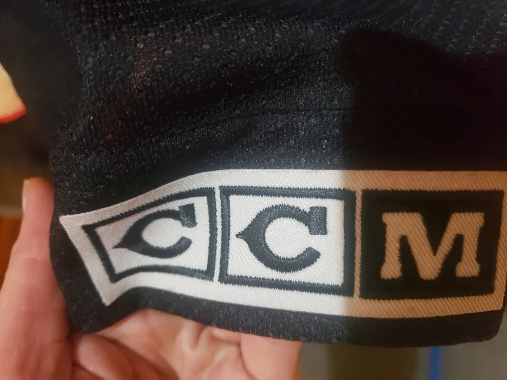 CCM Vintage Vancouver Canucks Jersey - Size M image indicator(3)