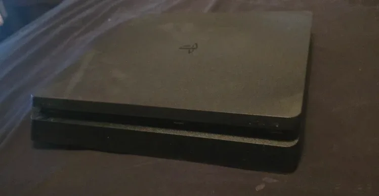 PlayStation 4 (PS4) Slim 1 TB