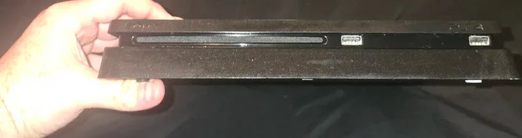 PlayStation 4 (PS4) Slim 1 TB image indicator(2)