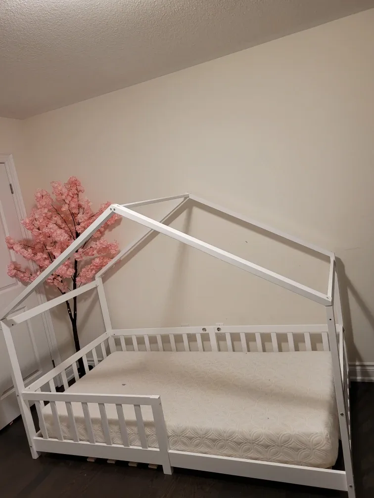 White Montessori Toddler Bed Frame image indicator(3)